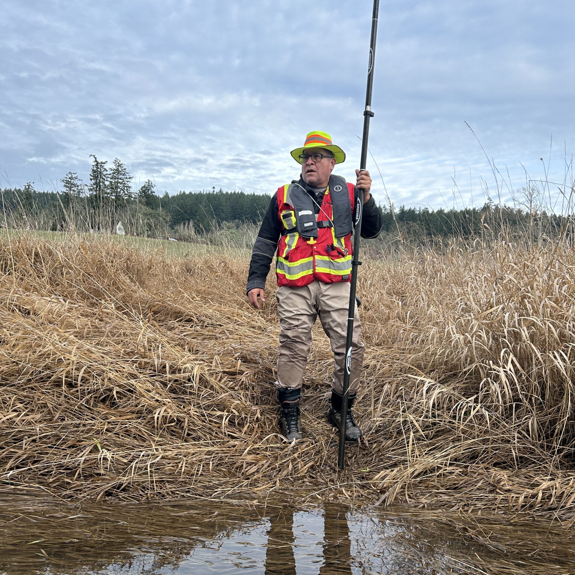 Mike Desjarlais from Tsartlip Stewardship mapping out Hagan Creek on MAWUEC